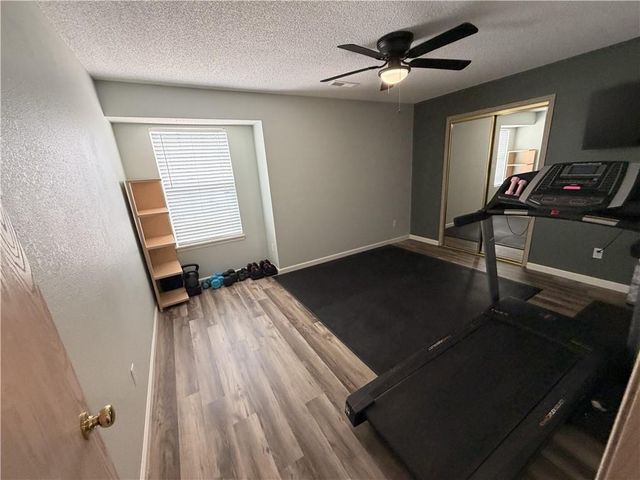 1323 SE Lexington Avenue, Lee's Summit, MO 64081