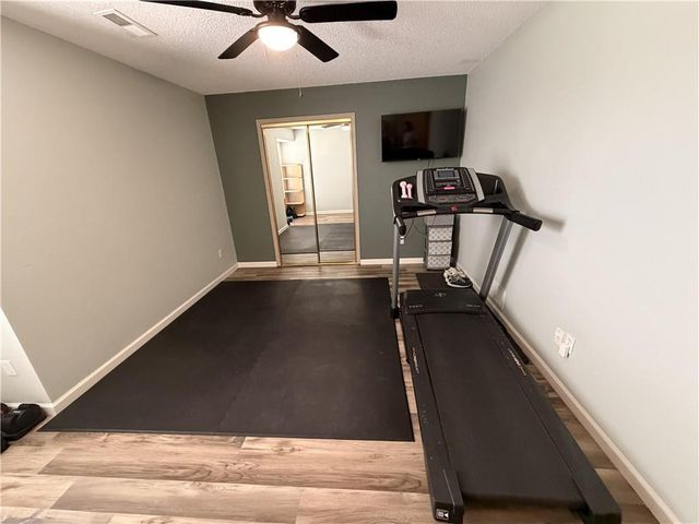1323 SE Lexington Avenue, Lee's Summit, MO 64081