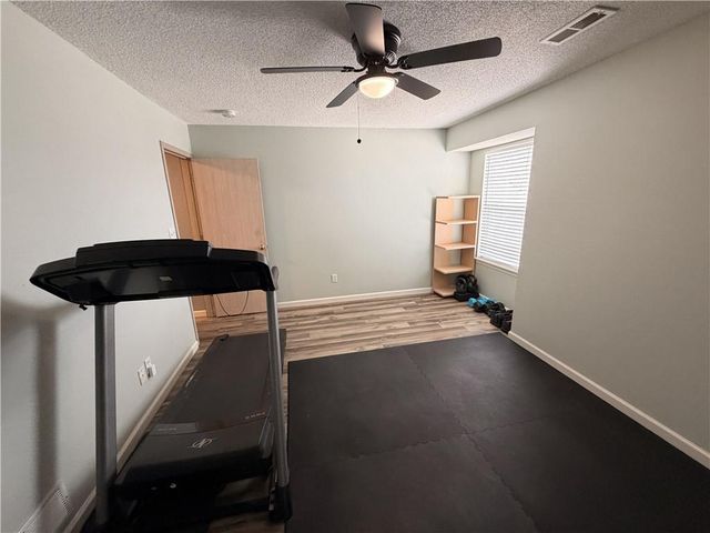 1323 SE Lexington Avenue, Lee's Summit, MO 64081