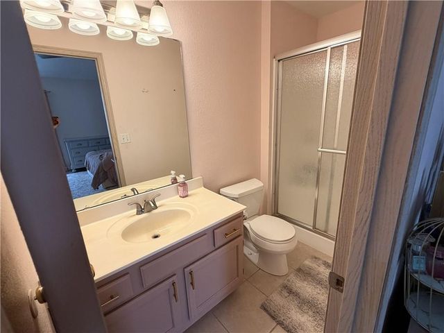 1323 SE Lexington Avenue, Lee's Summit, MO 64081