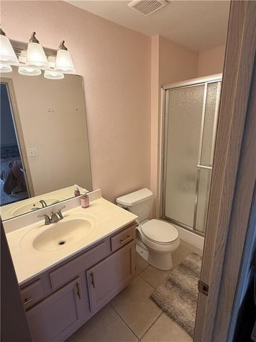 1323 SE Lexington Avenue, Lee's Summit, MO 64081