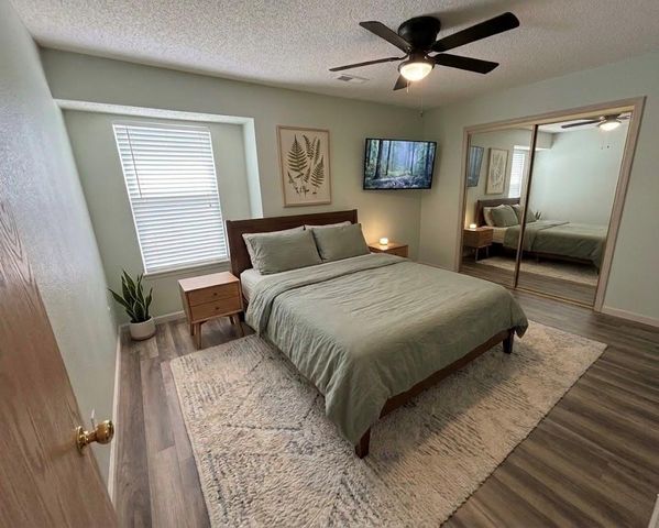 1323 SE Lexington Avenue, Lee's Summit, MO 64081