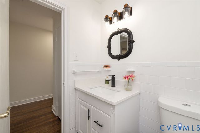 2212 Manlyn Rd, Henrico, VA 23229