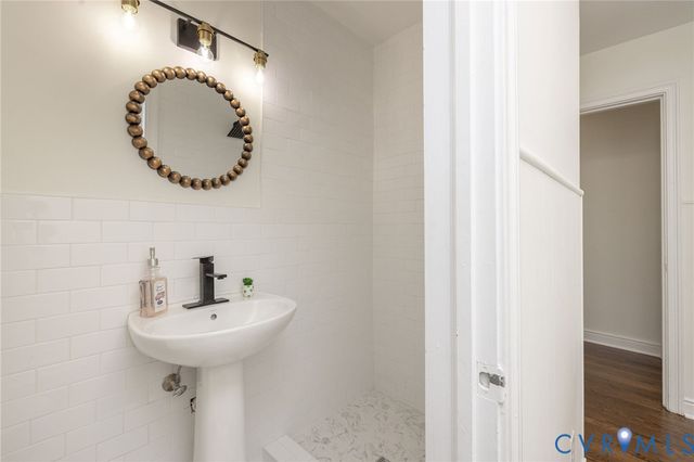 2212 Manlyn Rd, Henrico, VA 23229