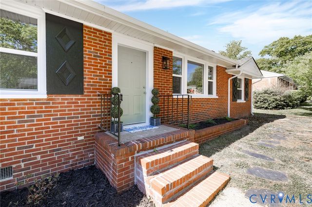 2212 Manlyn Rd, Henrico, VA 23229
