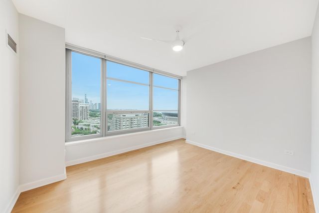 1600 S PRAIRIE Avenue 1902, Chicago, IL 60616