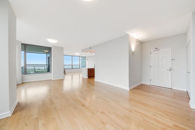 1600 S PRAIRIE Avenue 1902, Chicago, IL 60616