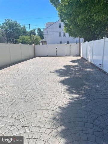 717 HAMILTON AVE, Trenton, NJ 08629