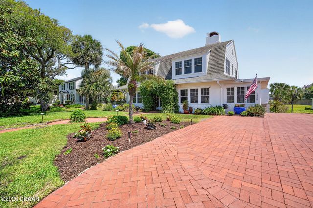 1225 Gamble Place, Daytona Beach, FL 32118