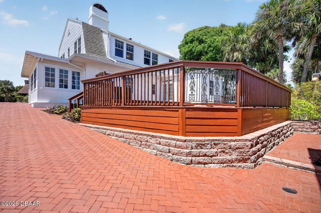 1225 Gamble Place, Daytona Beach, FL 32118