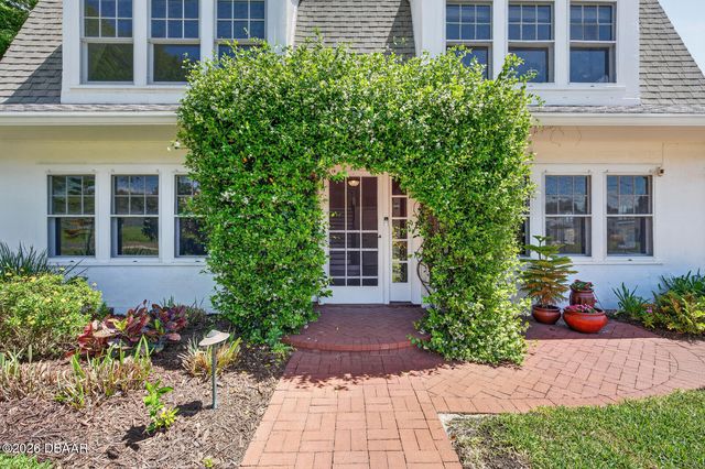 1225 Gamble Place, Daytona Beach, FL 32118