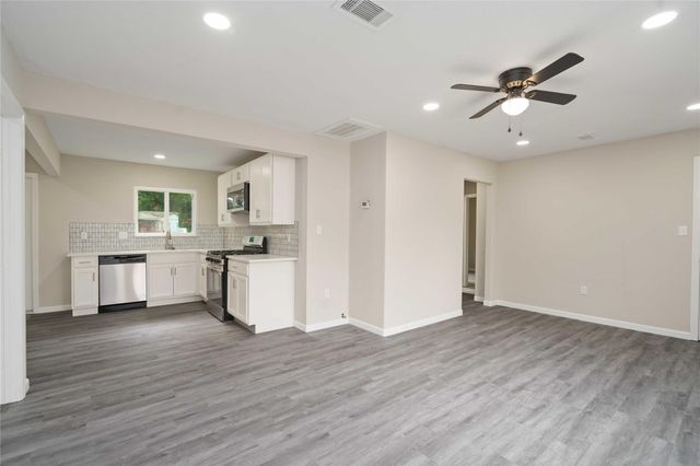 9409 Fairland Drive, Houston, TX 77051