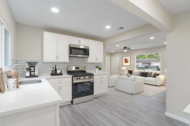 9409 Fairland Drive, Houston, TX 77051