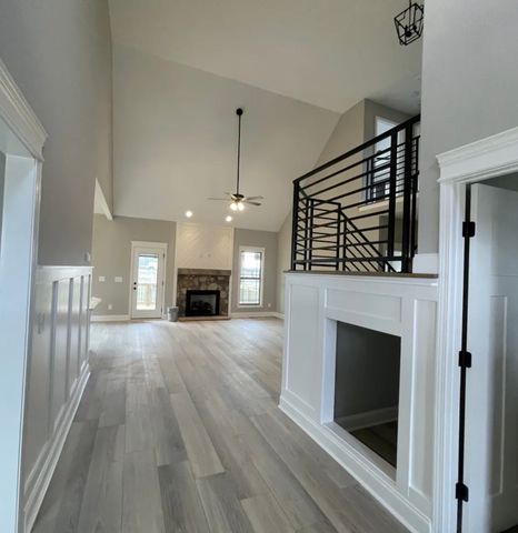 446 Spiderwort Dr, Clarksville, TN 37043