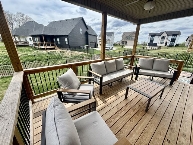 446 Spiderwort Dr, Clarksville, TN 37043