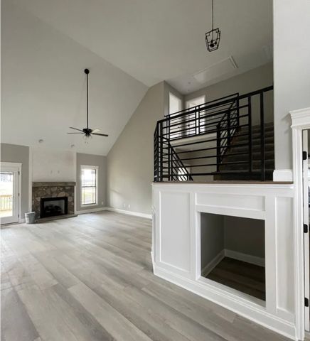 446 Spiderwort Dr, Clarksville, TN 37043