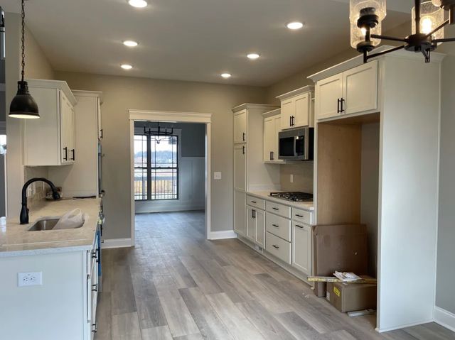 446 Spiderwort Dr, Clarksville, TN 37043