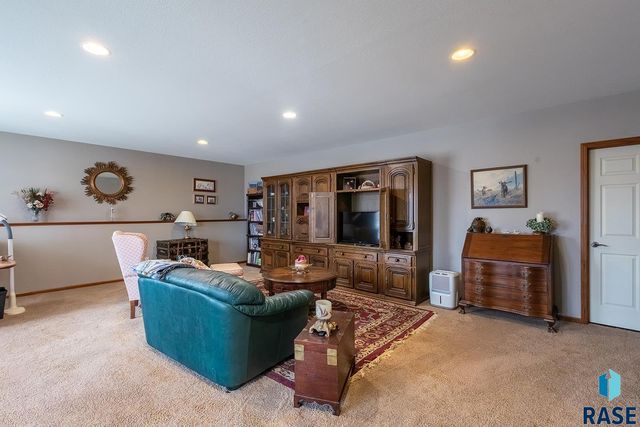 2605 S Big Timber Pl Place, Sioux Falls, SD 57105