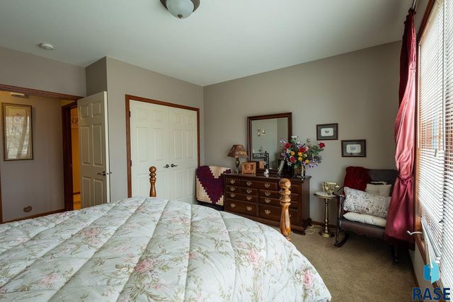 2605 S Big Timber Pl Place, Sioux Falls, SD 57105