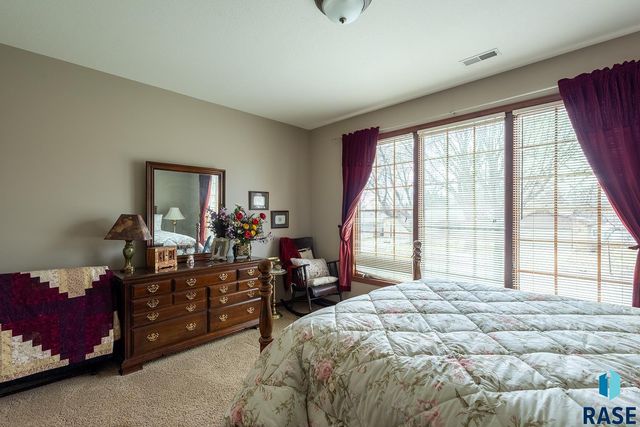 2605 S Big Timber Pl Place, Sioux Falls, SD 57105