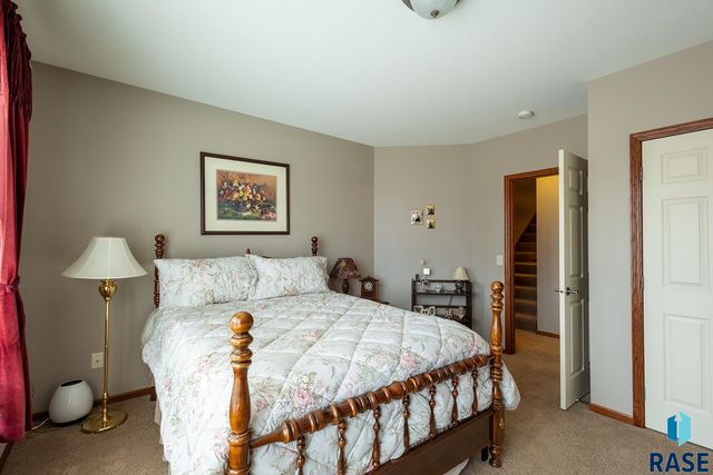 2605 S Big Timber Pl Place, Sioux Falls, SD 57105