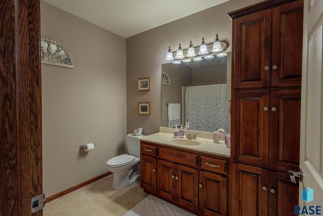 2605 S Big Timber Pl Place, Sioux Falls, SD 57105