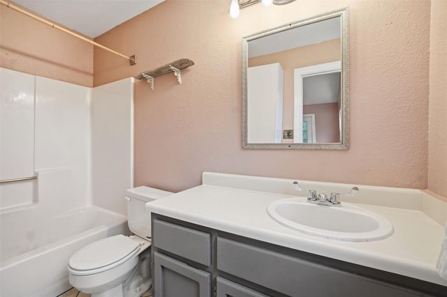 1104 Franklin DR, San Marcos, TX 78666
