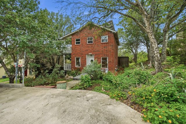 1104 Franklin DR, San Marcos, TX 78666