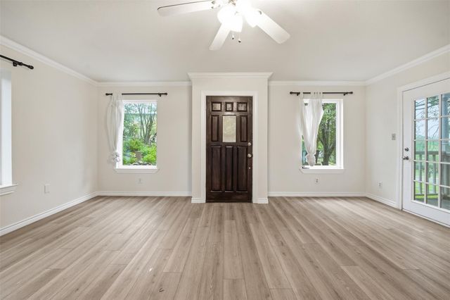 1104 Franklin DR, San Marcos, TX 78666