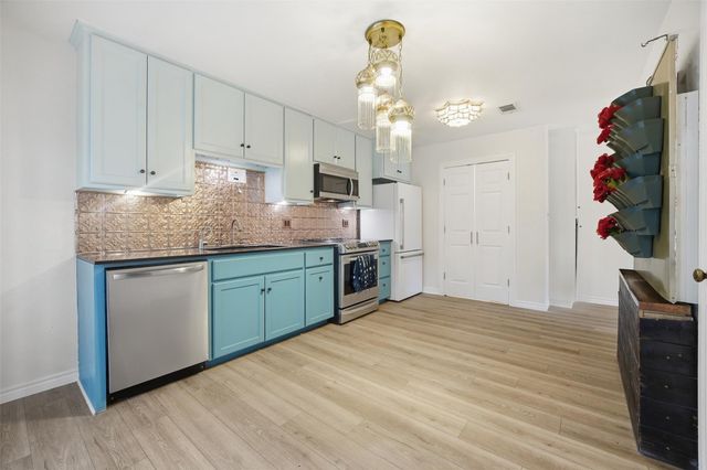 1104 Franklin DR, San Marcos, TX 78666