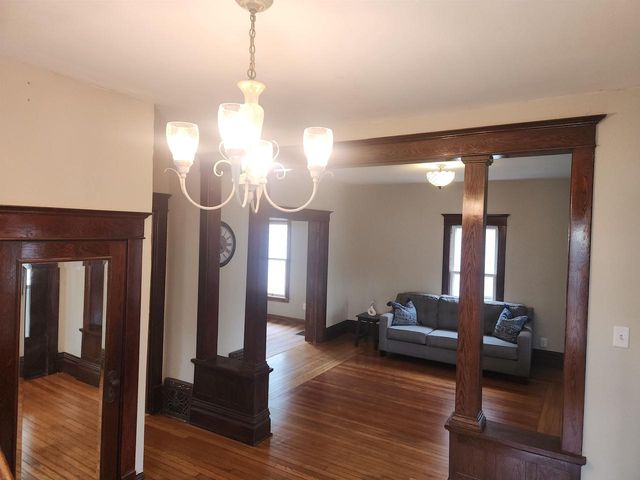 736 E Main Street, Reedsburg, WI 53959