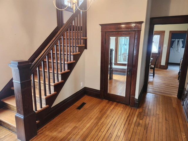 736 E Main Street, Reedsburg, WI 53959