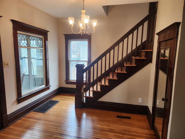 736 E Main Street, Reedsburg, WI 53959