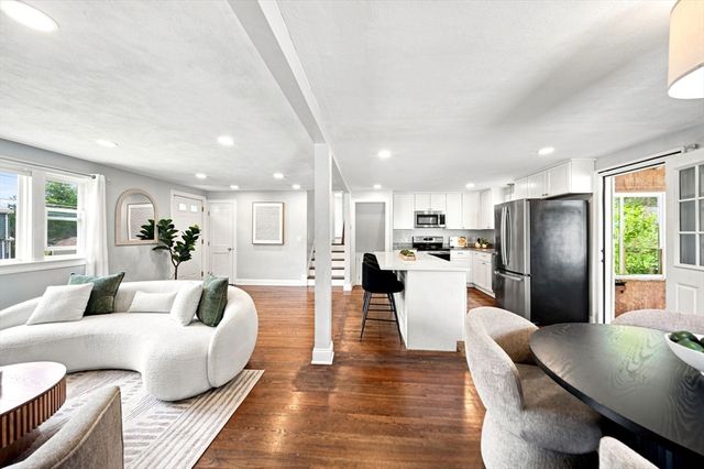 92 Dean Rd, Stoughton, MA 02072