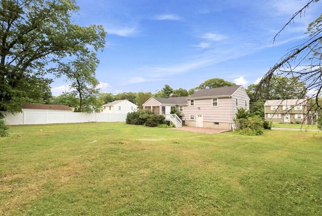 92 Dean Rd, Stoughton, MA 02072