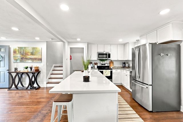 92 Dean Rd, Stoughton, MA 02072