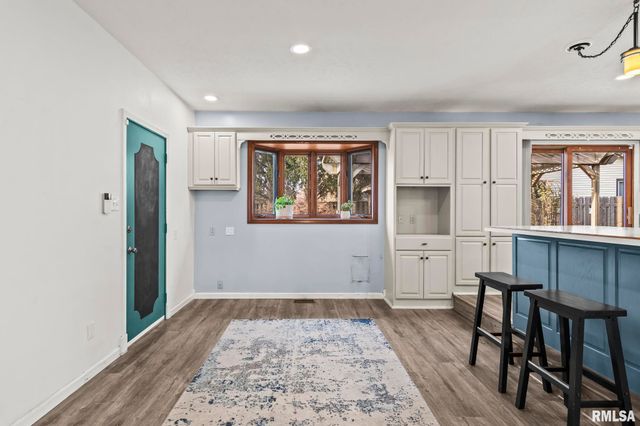 21 RED OAK Lane, Springfield, IL 62712