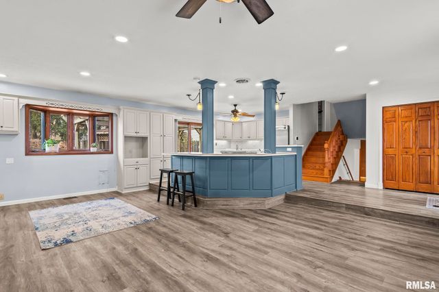 21 RED OAK Lane, Springfield, IL 62712