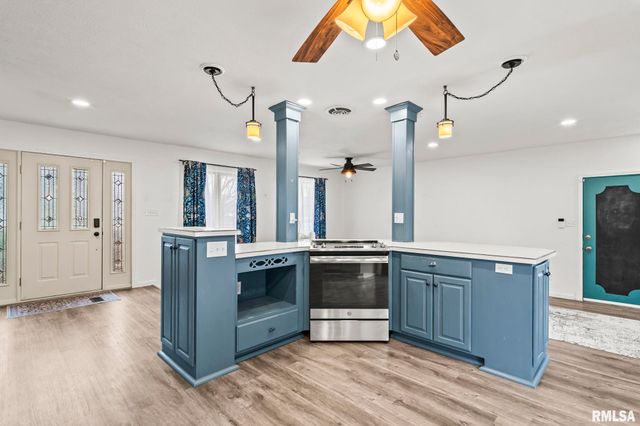 21 RED OAK Lane, Springfield, IL 62712