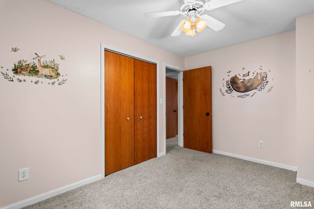 21 RED OAK Lane, Springfield, IL 62712