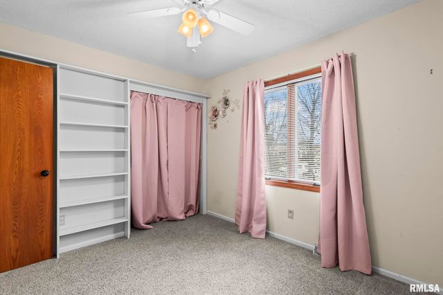 21 RED OAK Lane, Springfield, IL 62712