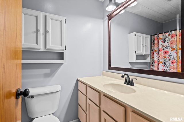 21 RED OAK Lane, Springfield, IL 62712