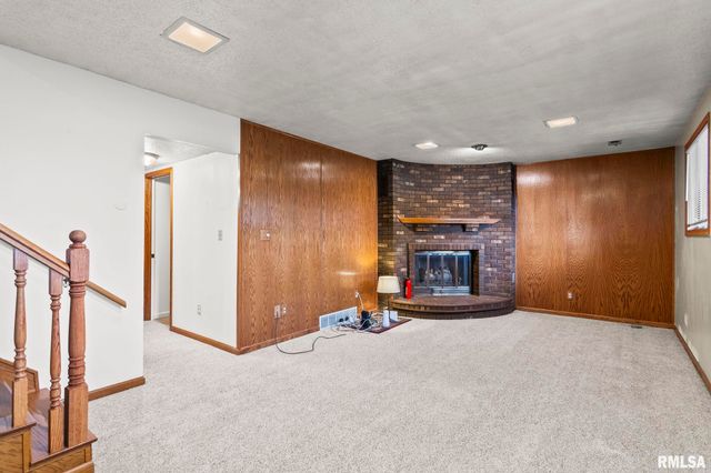 21 RED OAK Lane, Springfield, IL 62712