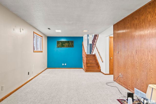 21 RED OAK Lane, Springfield, IL 62712