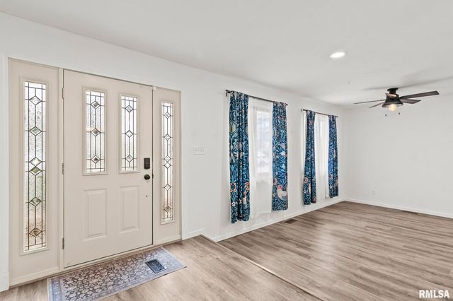 21 RED OAK Lane, Springfield, IL 62712