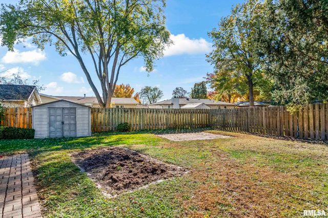 21 RED OAK Lane, Springfield, IL 62712