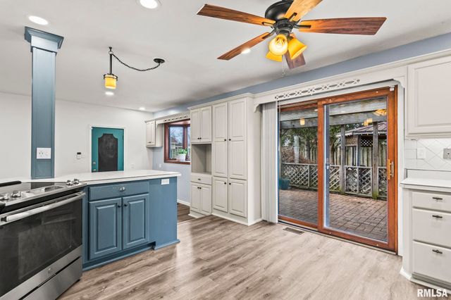 21 RED OAK Lane, Springfield, IL 62712