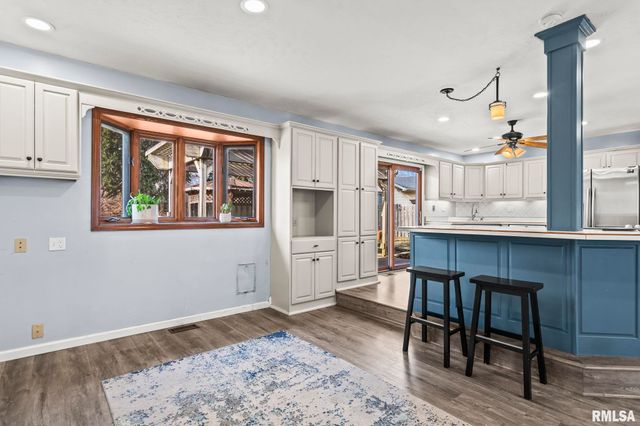 21 RED OAK Lane, Springfield, IL 62712