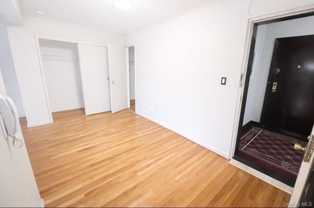 209-25 18th Ave 4C, Bayside, NY 11360