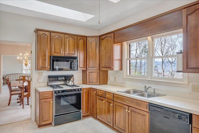 6780 Hidden Woods DR, Roanoke, VA 24018